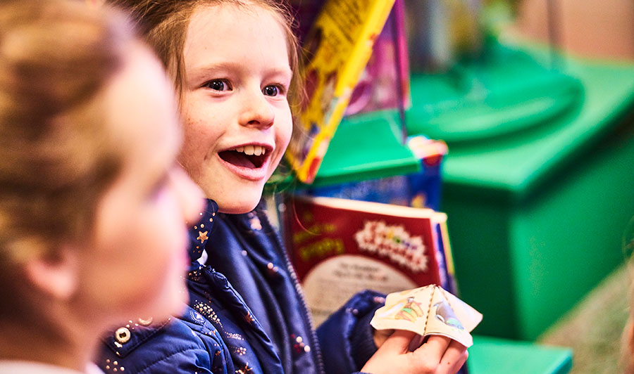 a child looking amazed!